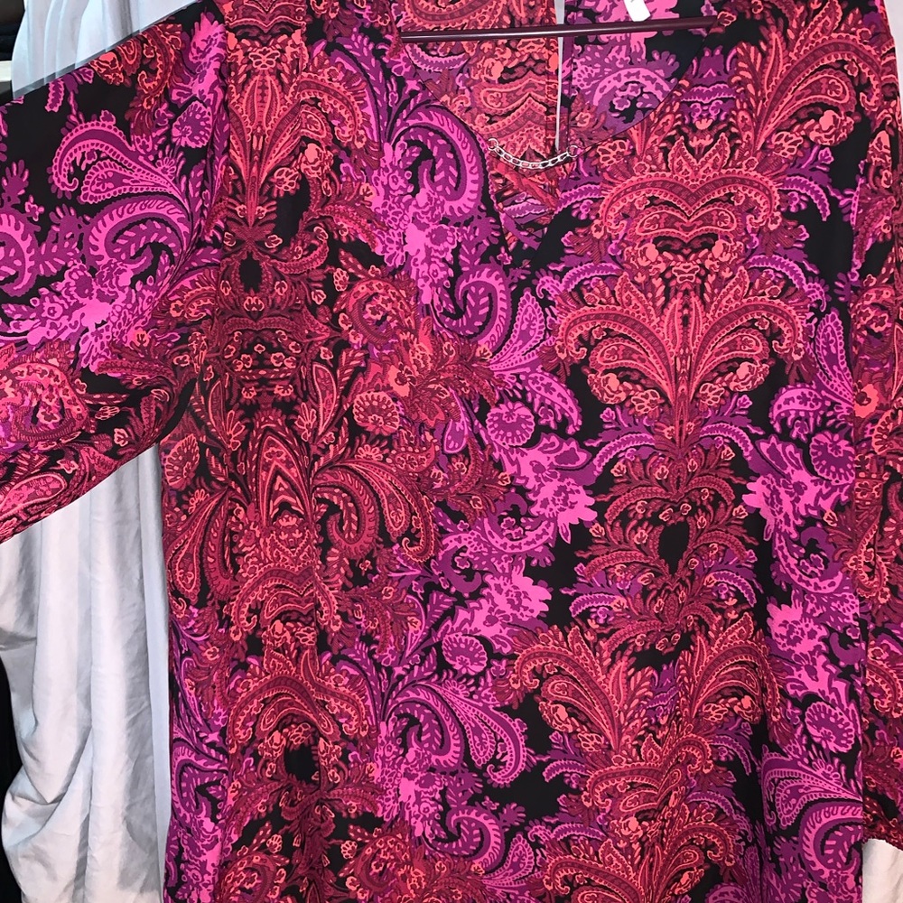 Gently worn women’s plus size blouse